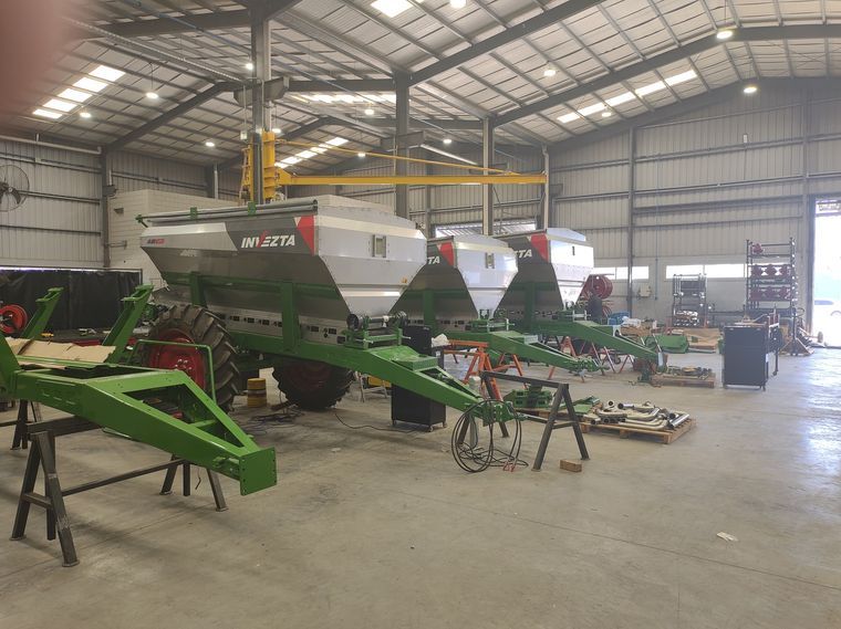 El fuerte es la venta de fertilizadoras de arrastre.