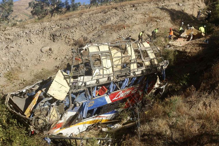 Al menos 29 personas murieron en un accidente de tránsito en Perú