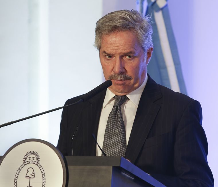 Felipe Solá expondrá este miércoles en el Senado.