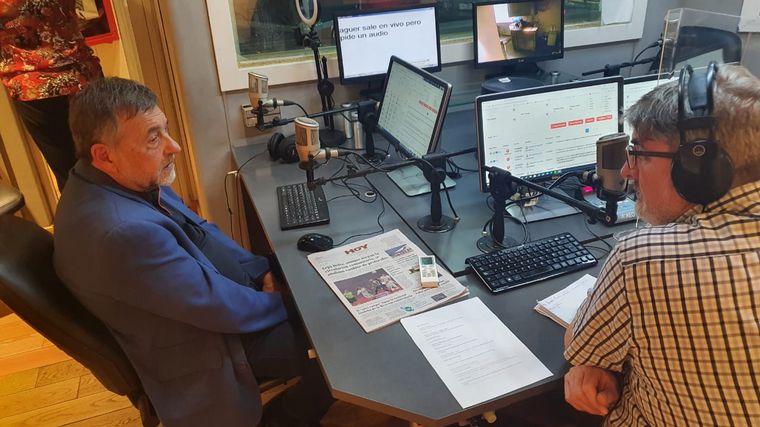 Carlos Caserio, en los estudios de Cadena 3 en Córdoba.
