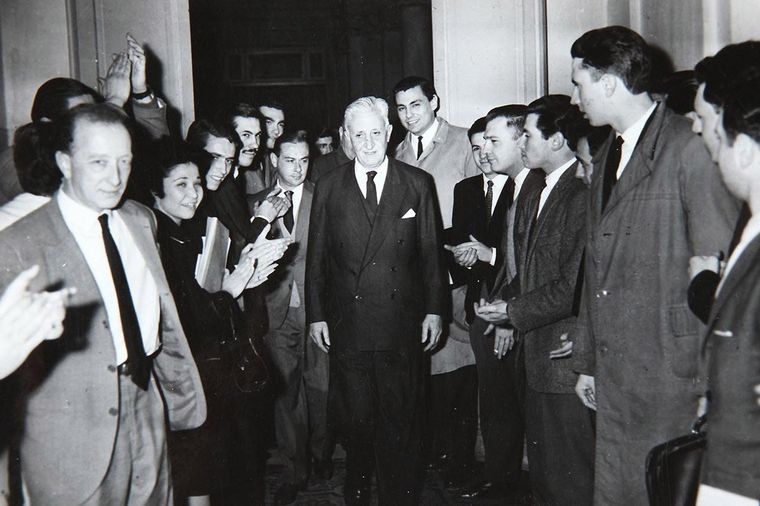 Arturo Illia: los secretos detrás del 