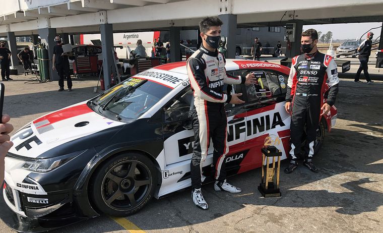 El Corolla, Rossi, el trofeo de Le Mans y Pechito López.