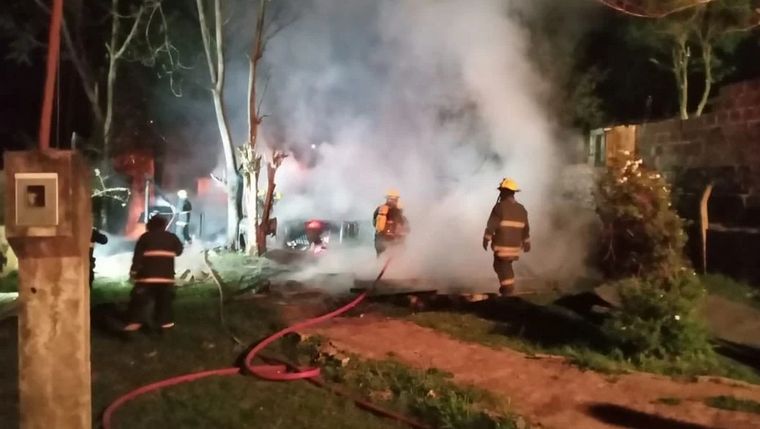 Le prendió fuego la casa para darle “un susto” pero lo mató