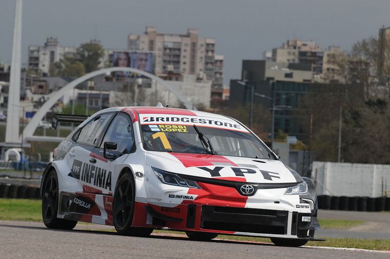 Pechito López en el Corolla campeón, quedó tercero.