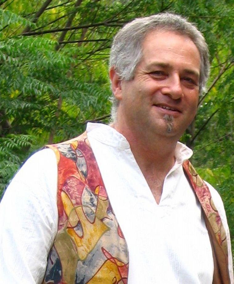 José Luis Tubert es un músico trotamundo que ahora está en Israel.