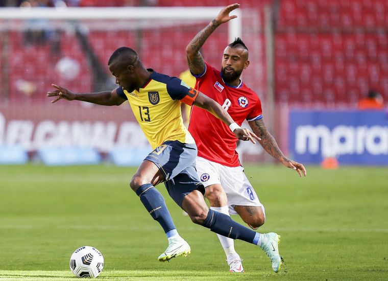 Ecuador no pudo afianzarse más en zona de clasificación y Chile sigue complicado. 