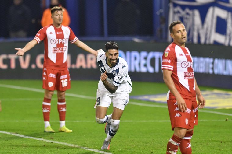 Vélez y Unión se enfrentaron este lunes a la noche en Liniers.