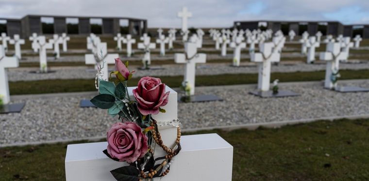 FOTO: La historia del cementerio argentino en las islas Malvinas