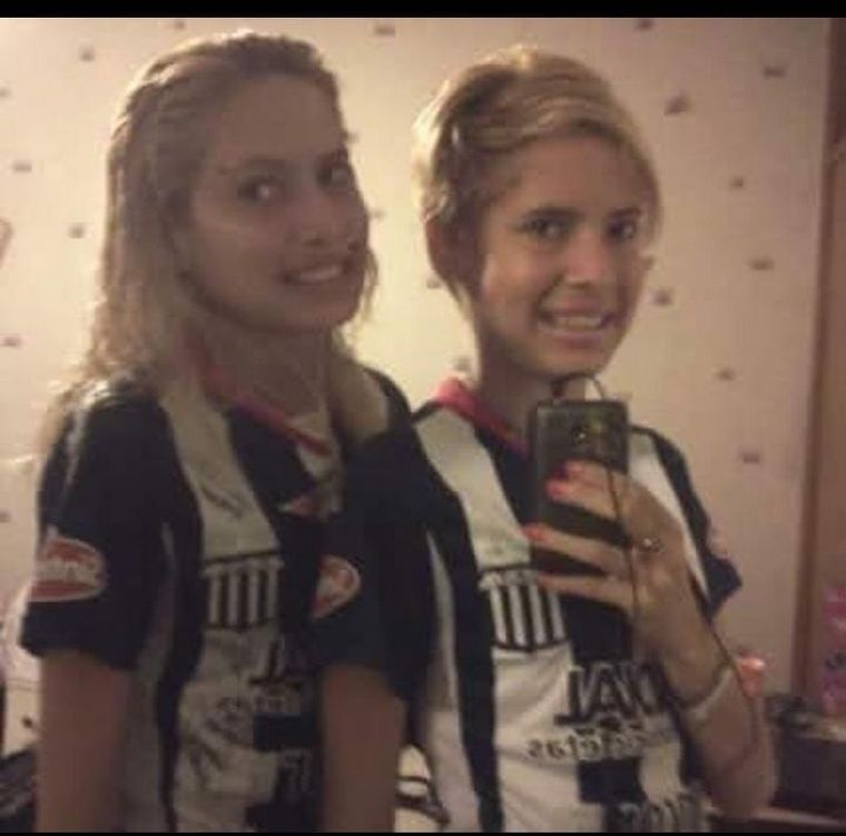 Maribel Oviedo y su hermana