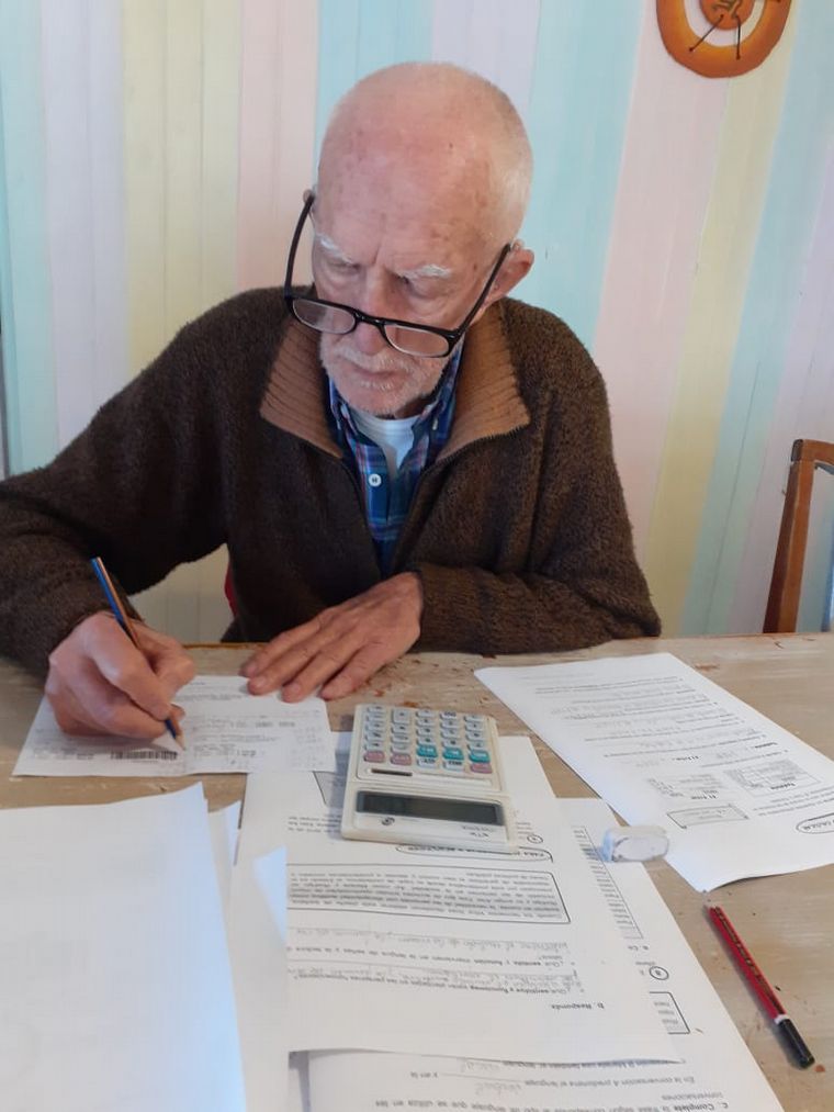 Daniel Juan Buttignol hace el nivel secundario de manera virtual-