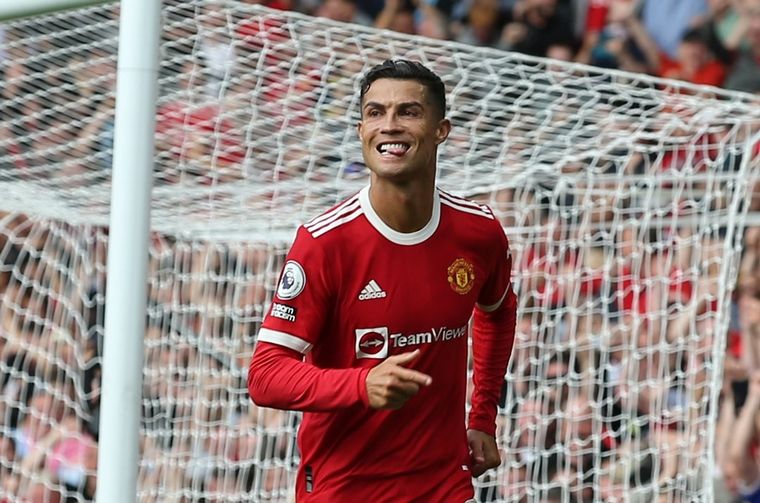 FOTO: Cristiano Ronaldo marcó un doblete en su regreso a Manchester