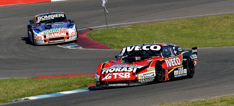 Urcera (Chevrolet) y Bonelli (Ford) no pasaron la revisión técnica final.