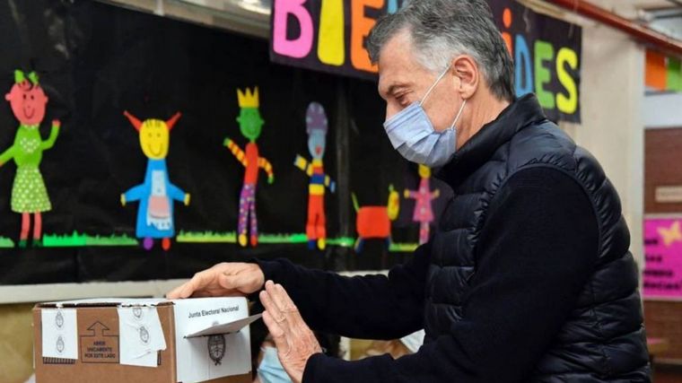 Mauricio Macri votó en una escuela del barrio porteño de Palermo.
