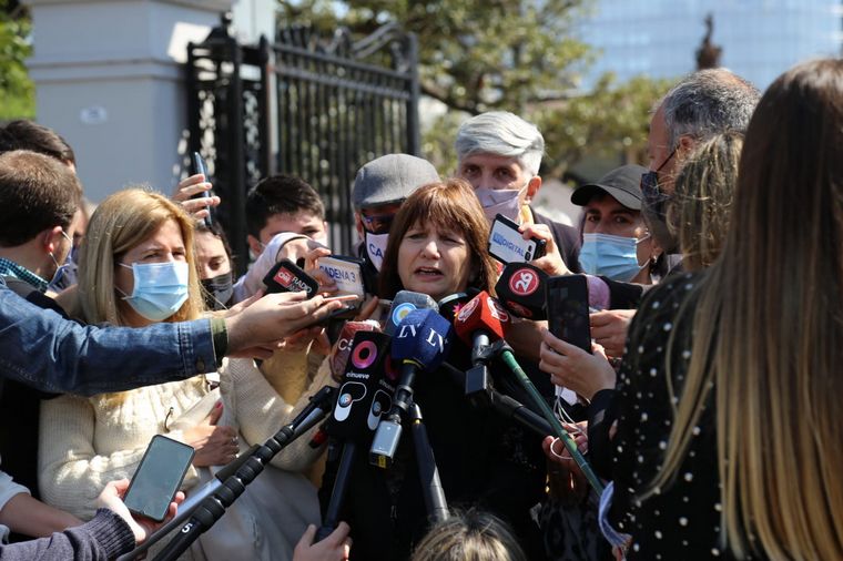 Bullrich votó y cuestionó al Gobierno por anticipar una demora en los resultados.