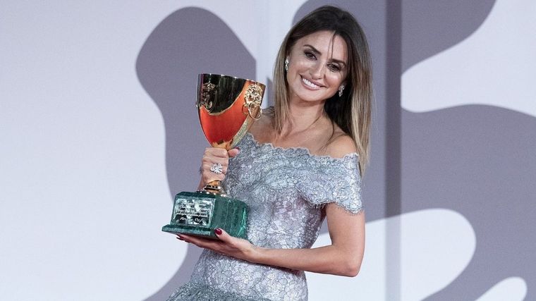 Penélope Cruz, mejor actriz en el Festival de Cine de Venecia.