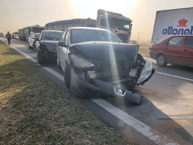 El choque en cadena involucró a varios vehículos