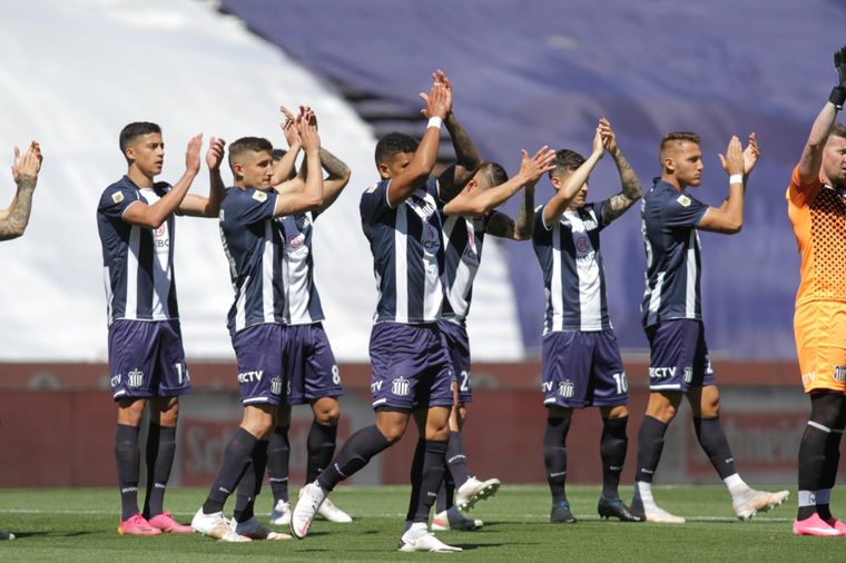 Talleres y Platense abrieron el martes futbolero.