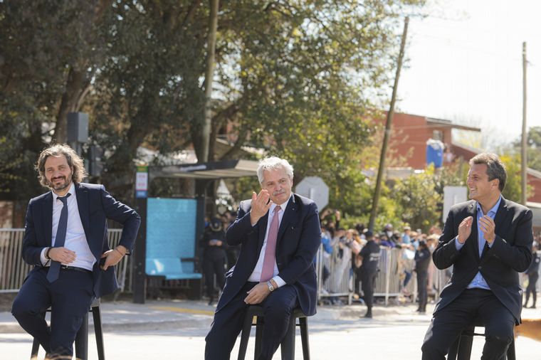 El presidente Alberto Fernández junto a funcionarios e intendentes del Conurbano.