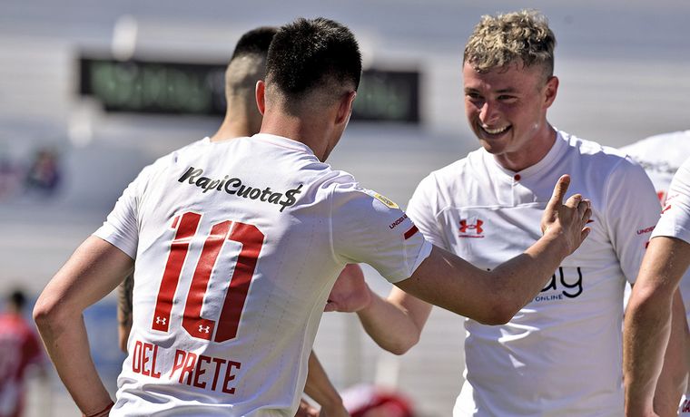 Estudiantes se hizo fuerte en Santa Fe y sumó de a tres.