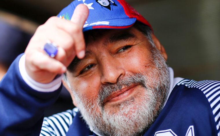 A dos años de su partida: Diego Maradona en cinco libros - Libros -  Entrelíneas - Cadena 3 Argentina