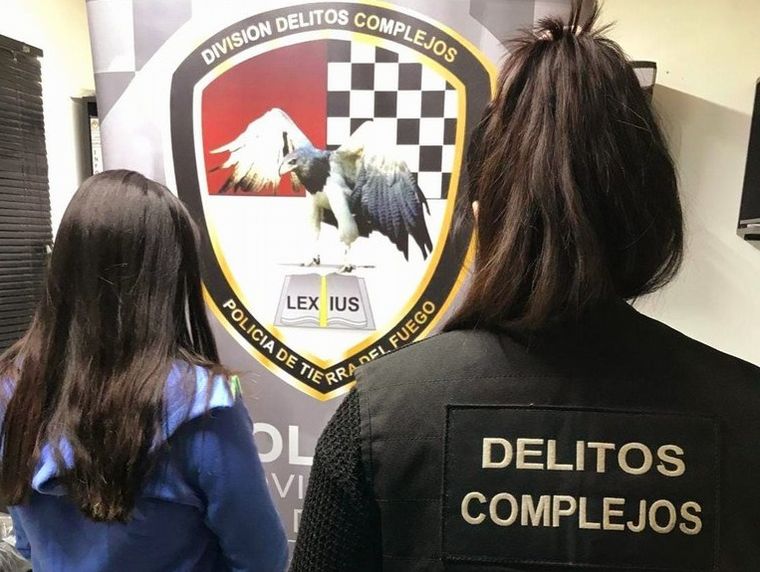 Detuvieron en Ushuaia a una pareja que era buscada por estafar a Bill Gates.