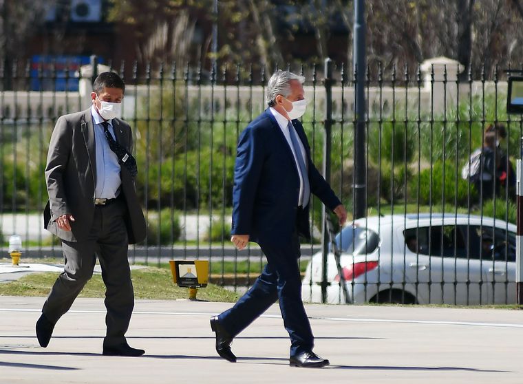 Fernández llegó a Casa Rosada antes del mediodía para definir el futuro del gabinete.