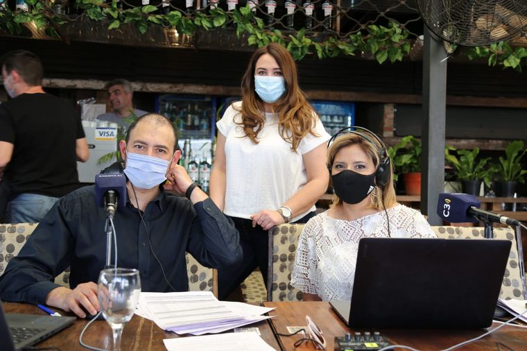 Viva la Radio, desde Casa de Fuego, en barrio Güemes.