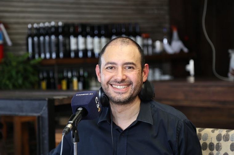 Viva la Radio, desde Casa de Fuego, en barrio Güemes.