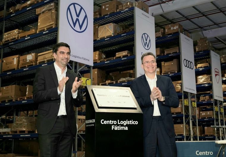 Thomas Owsianski y Martín Massimino, Director Comercial de VW Group Argentina.