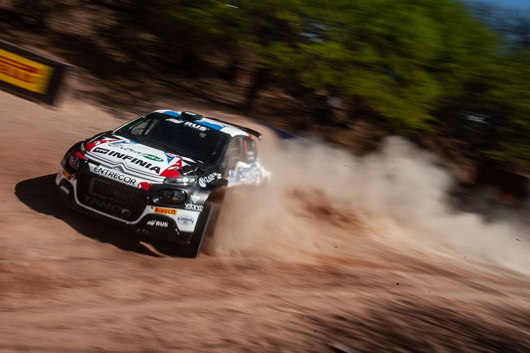 Marcos Ligato perdió tiempo por una cubierta rota, es escolta en R5.