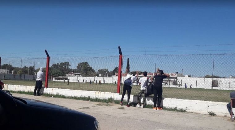 Enfrentamiento entre hinchas de Avellaneda y San Vicente.