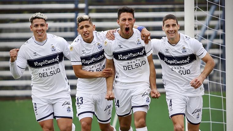 Gimnasia cortó una racha de cinco partidos sin triunfos.