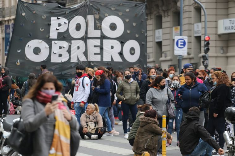 Caos en el centro de Córdoba por manifestaciones.