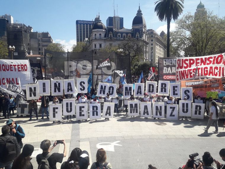 Rechazo a Juan Manzur y Aníbal Fernández.