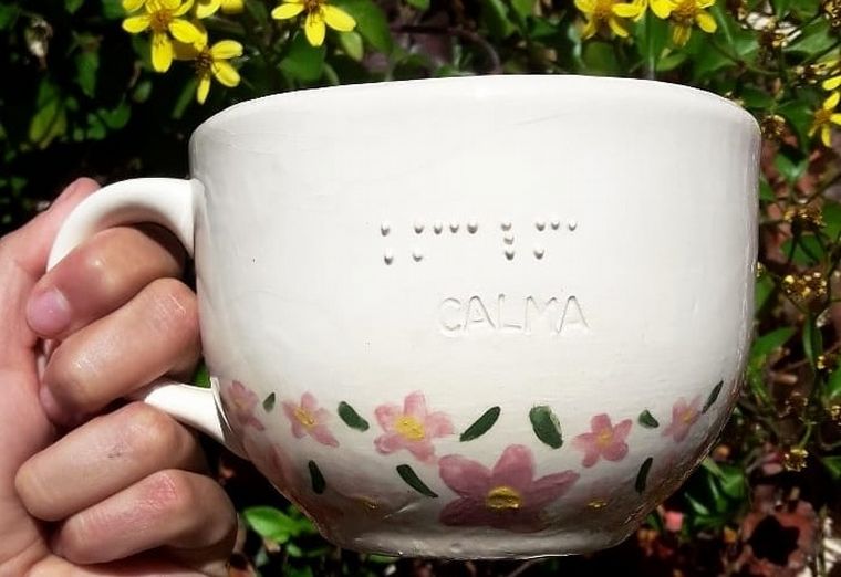 Tazas en braille de Punto Braille