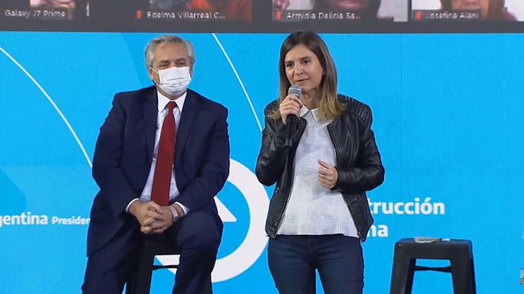 Raverta, titular de Anses, junto a Alberto Fernández (Foto: archivo)