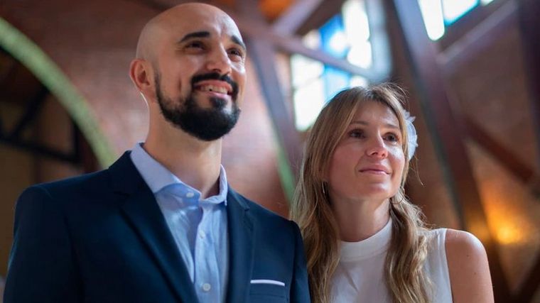 Abel Pintos y Mora Calabrese se casaron en una ceremonia íntima