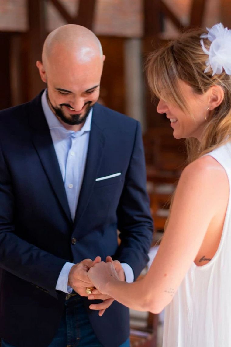 FOTO: Abel Pintos y Mora Calabrese se casaron en una ceremonia íntima