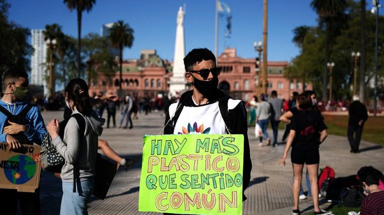 FOTO: Comenzó la marcha contra el cambio climático en Buenos Aires (Franco Fafasuli)