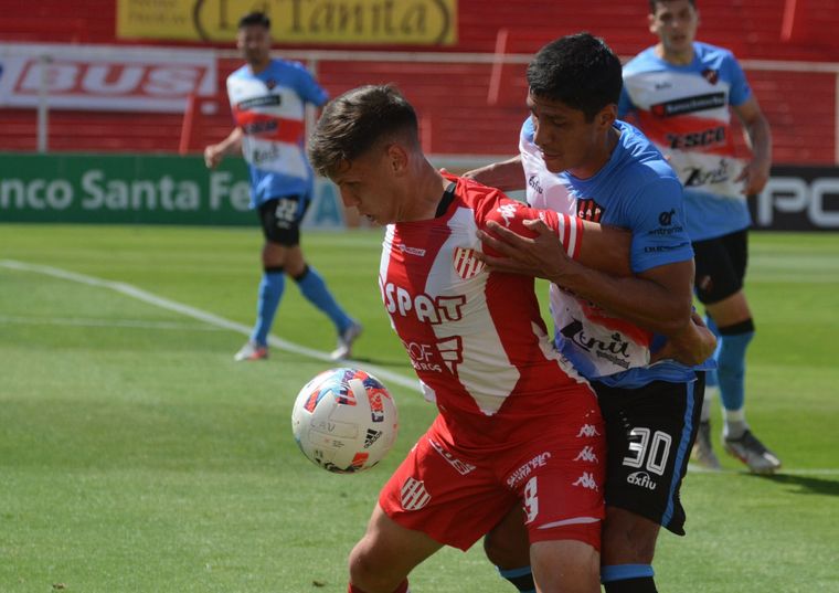Unión derrotó a Patronato por 2-0
