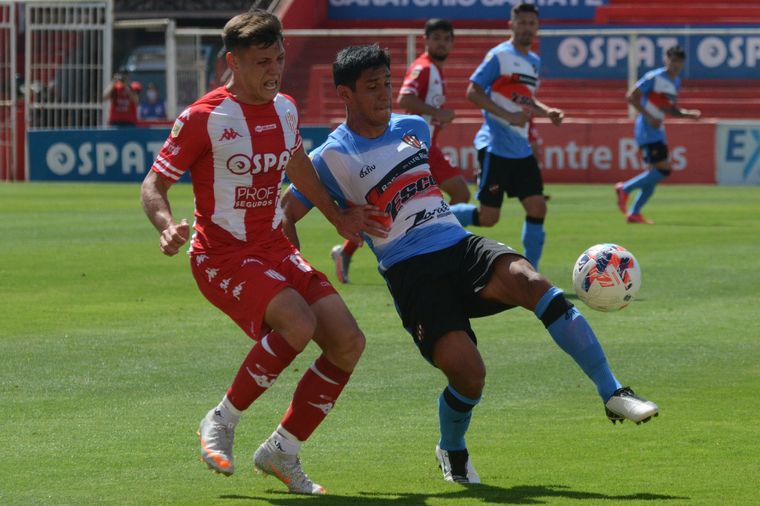 Unión derrotó a Patronato por 2-0
