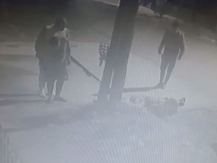 Murió ladrón que fue perseguido y golpeado por un delivery.
