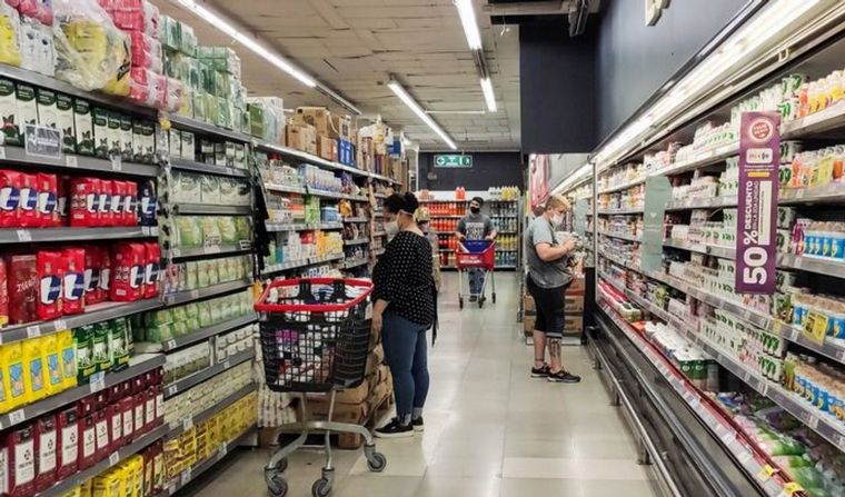 Los mayores aportes al crecimiento provienen de la industria y comercio. 