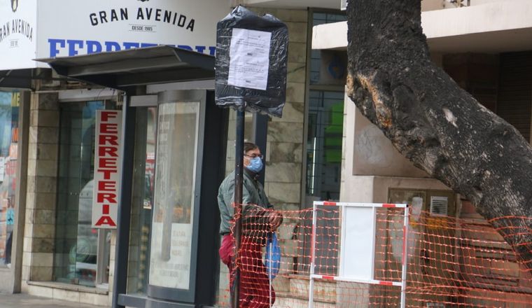 Complicaciones para usuarios del transporte en la Maipú.