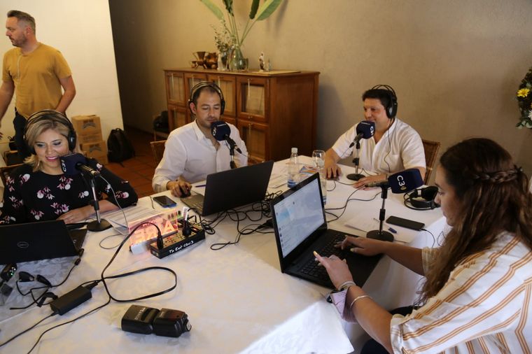 FOTO: Geo Monteagudo y Raúl Monti, con Viva la Radio en Solar de Tejeda