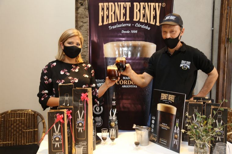 Geo Monteagudo hizo una particular cata de fernet