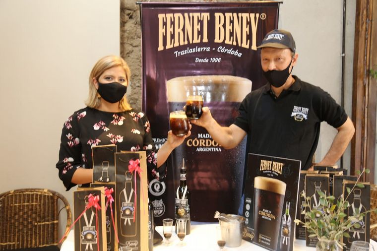 Geo Monteagudo hizo una particular cata de fernet