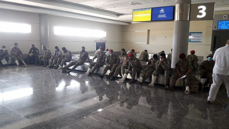 Soldados resultaron lesionados al practicar paracaidismo
