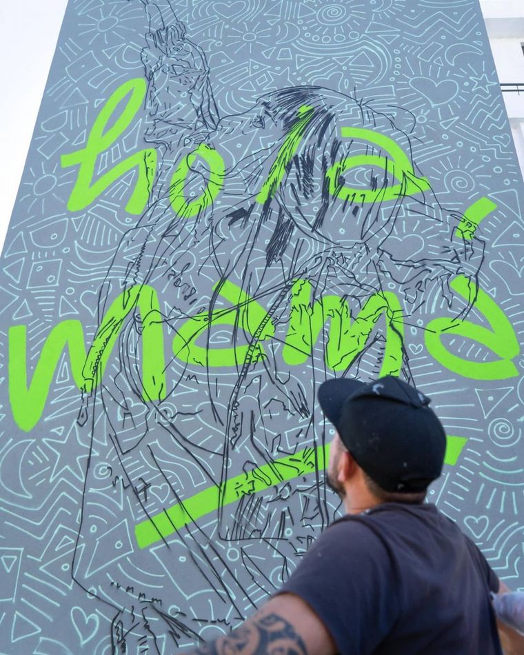 El mural de Martin Ron tiene 27 metros y se encuentra en calle Pueyrredón al 800.