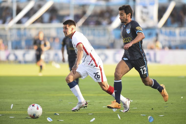 San Lorenzo aguantó el empate por la expulsión de Palacios.